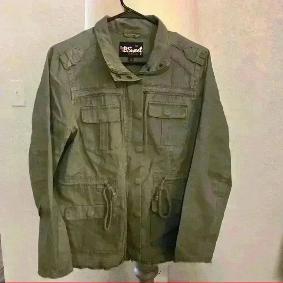 b sweet Jackets & Blazers - B Sweet green jacket size Medium‎